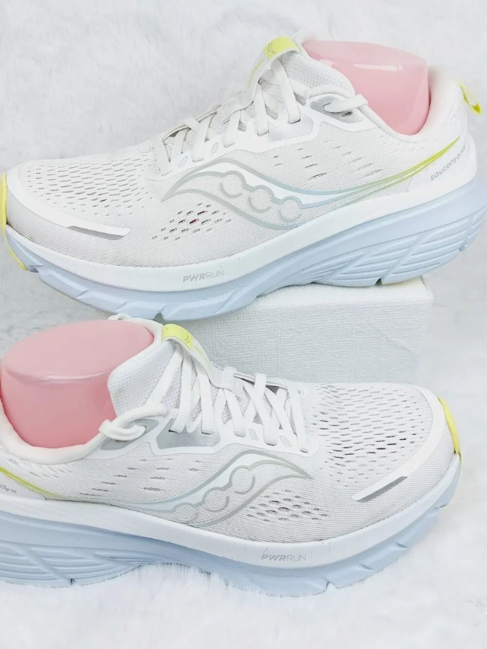 Saucony Guide 18 Women's White-Ice Melt Lace-Up Low Top Running Shoes Size 10